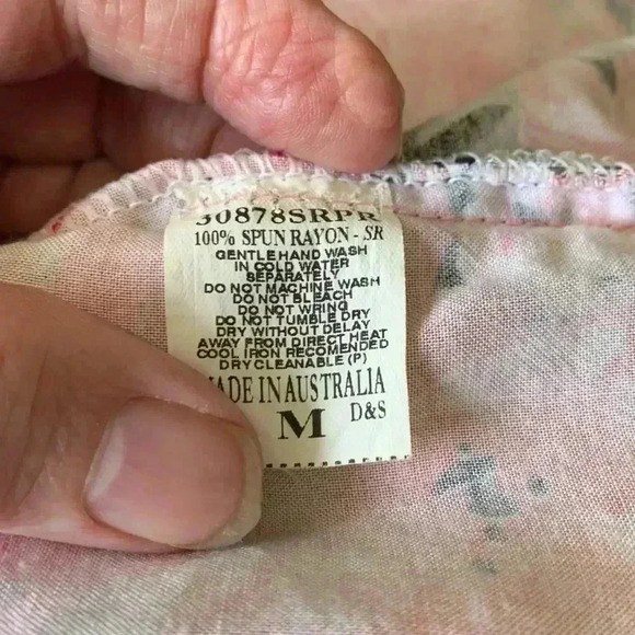 Supre bright floral summer skirt, size medium,  EUC - Picture 3 of 3